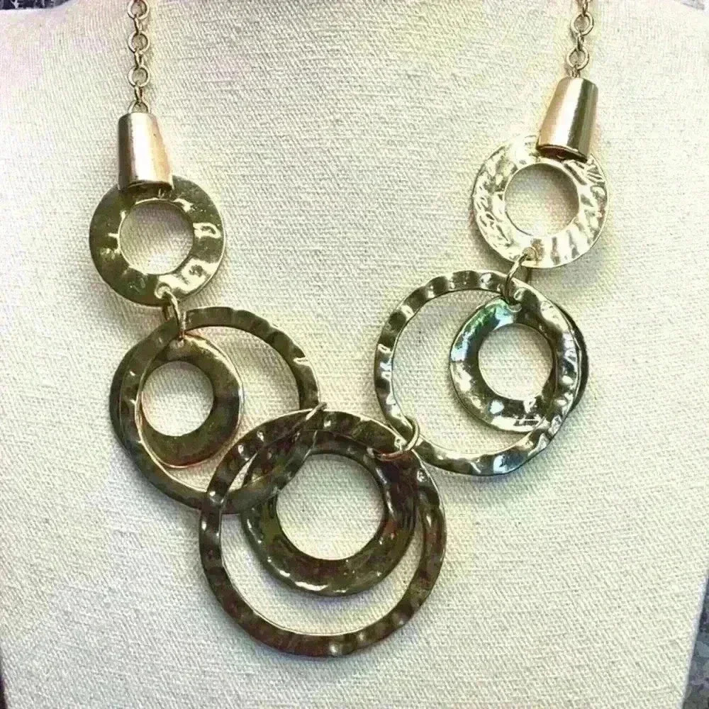 Vintage Statement Gold Tone Necklace with Hammered Rings Detail